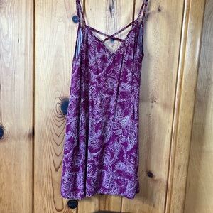 Forever 21 maroon and white tank